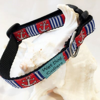 Dog collar with anchor pattern for the salty dog